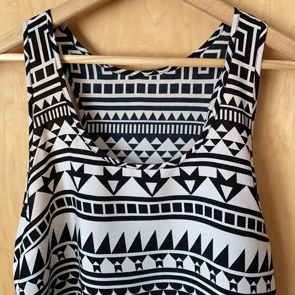 Urban Outfitters Racer Back Tank - Picture 2 of 9